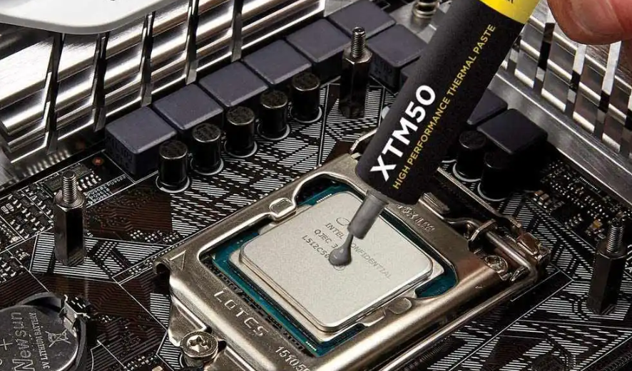 Applying Thermal Paste on CPU